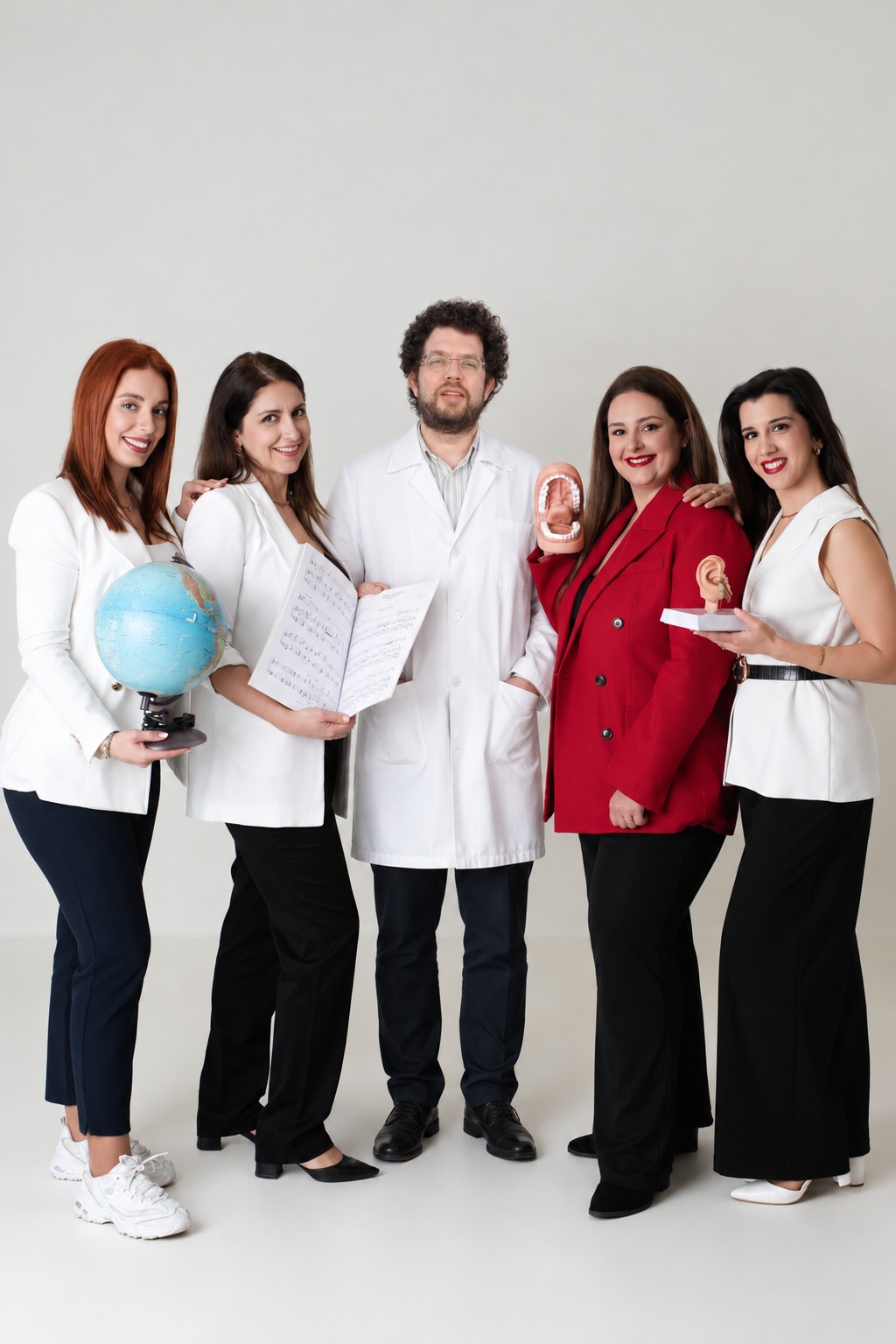 Equipa completa Projeta a Voz, com cinco profissionais